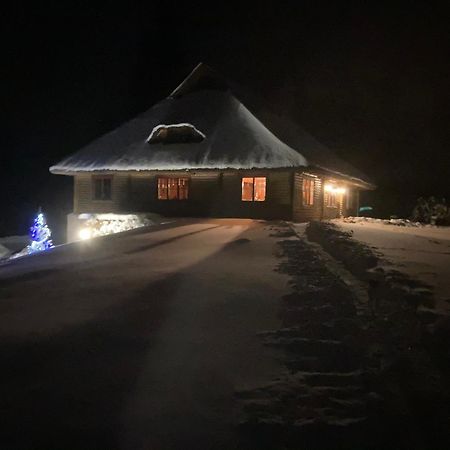 Mezupes Pensionat Tūja Exteriör bild