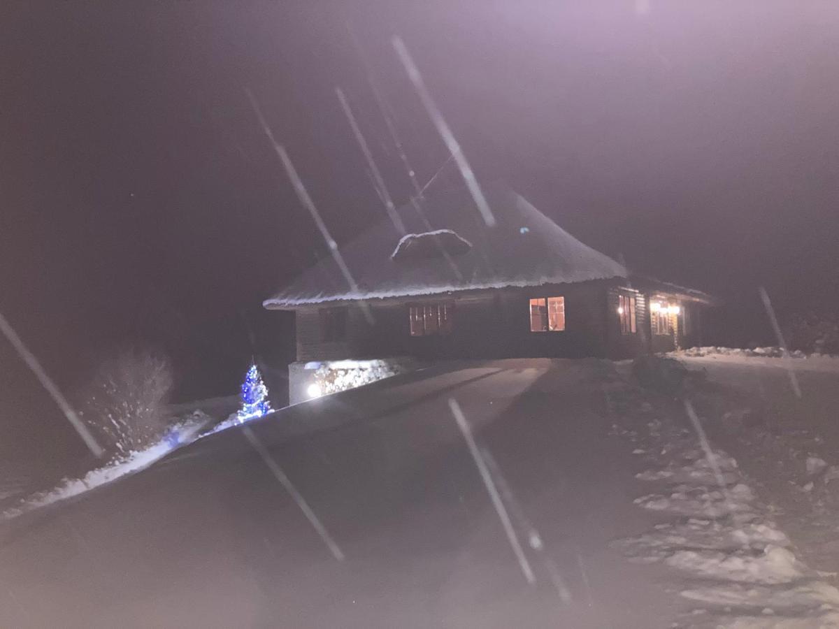 Mezupes Pensionat Tūja Exteriör bild